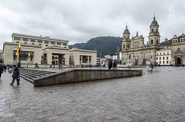 01 - Colombia - Bogota - plaza Bolivar